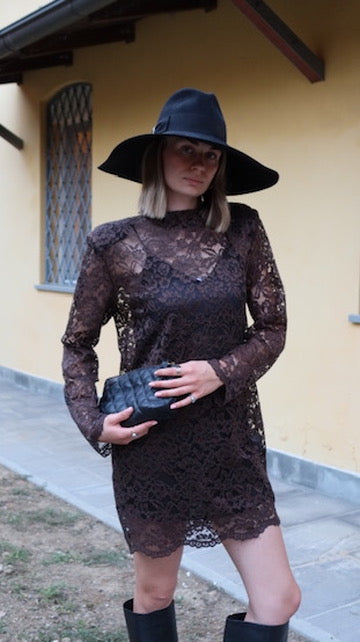 Abito Donna in Pizzo con Maniche Lunghe – Eleganza Raffinata